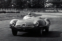 
	1952年に発表された“ディスコ・ヴォランテ”。これは開発テスト中のシーンを写した貴重な一枚。
	 