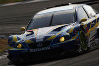 予選タイム剥奪、最後尾からスタートしながらもGT300クラス優勝を果たした、No.19 ウェッズスポーツIS350(織戸学／阿部翼組）。