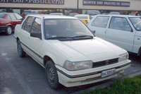 「ホンダ・バラード」の兄弟車として1984年に発表された「ローバー213」。