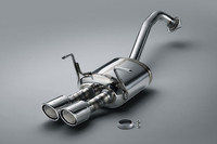 「スポーツサイレンサー」。「13G」および「ハイブリッド」用にチューニングを施したものと、「15X」「RS」用に開発したものの、計2タイプが用意される。
    