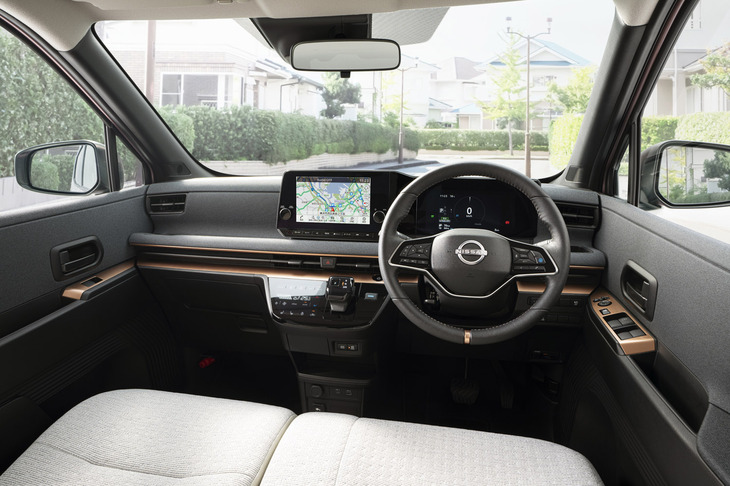 マイナーチェンジを予定している「日産サクラ」のインストゥルメントパネル。