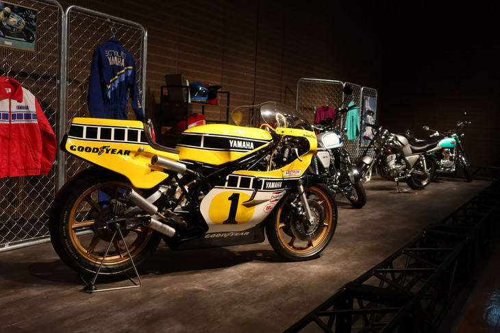 新型車「XSR125 ABS」の発表会場に展示された、ヤマハのヒストリックバイク。