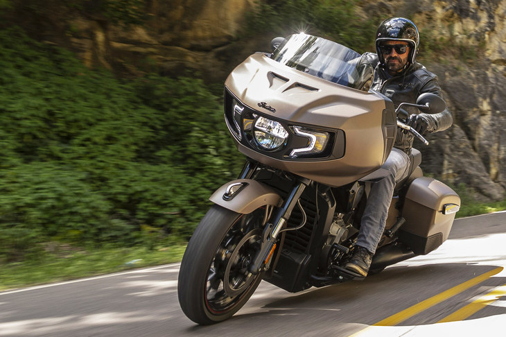 水冷式の冷却システムとSOHC 4バルブの動弁機構の採用により「パワープラス」エンジンは高いパフォーマンスを実現した。