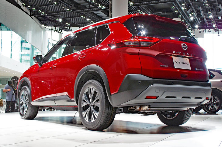 「S」系のグレードと「G」系のグレードの違いは、機能・装備が中心。内外装デザインの差は意外なほど小さい。なおS系のグレードではオプションでもルーフレールが選べないので、大荷物を積んで山や海に出かける人は注意が必要だ。