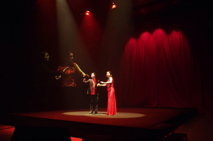 「アルファ・ロメオ・ジュニア」の発表イベントで行われたオープニングアクト。