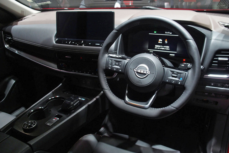 日産エクストレイルX e-4ORCE 90周年記念車