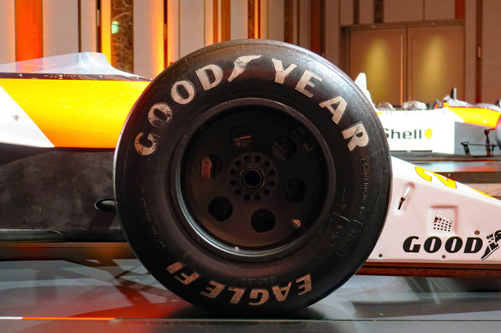 マクラーレンMP4/5B 1990年（フロントタイヤ＆ホイール）