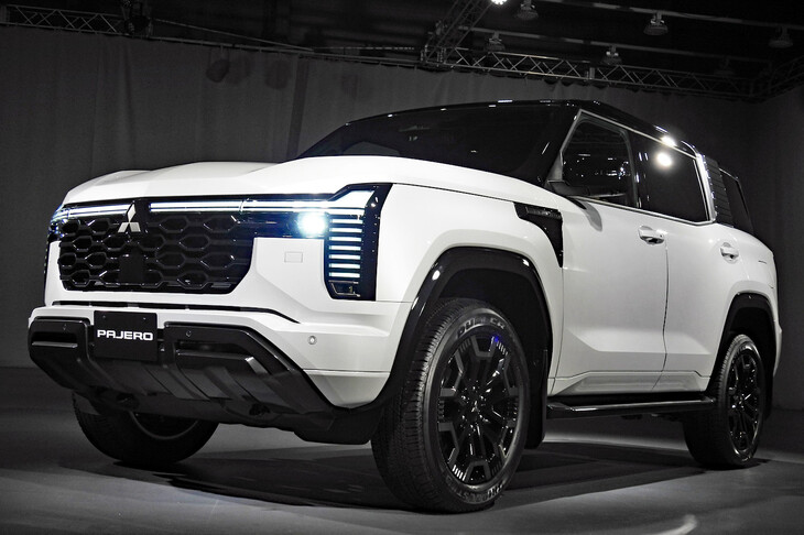 新型三菱パジェロ（エクステリア）