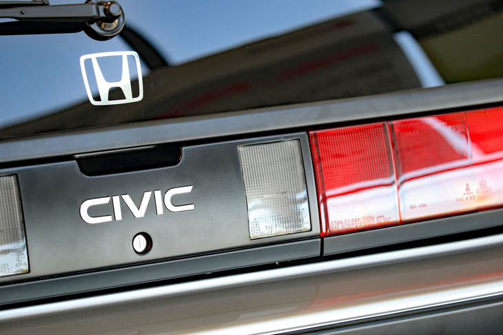 3代目「シビック」のリアエンブレム。