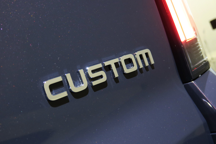 ホンダN-BOXカスタム（「CUSTOM」バッジ）