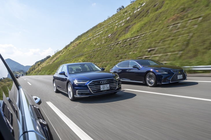 マイルドハイブリッドを搭載した新型「アウディA8」を、同じくマイルドハイブリッドの「メルセデス・ベンツSクラス」やハイブリッド技術で先行する「レクサスLS」と比較。組み合わされる技術と各社の味付けの違いについて報告します。（photo：小河原認）