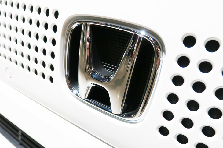 ホンダN-BOX（フロントエンブレム）