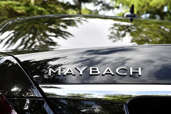 マイナーチェンジ版「マイバッハSクラス」が日本に導入されたのは2017年9月のこと。まずは今回の試乗車である「S560 4MATIC」が、遅れて「S560」と「S650」が発売される。