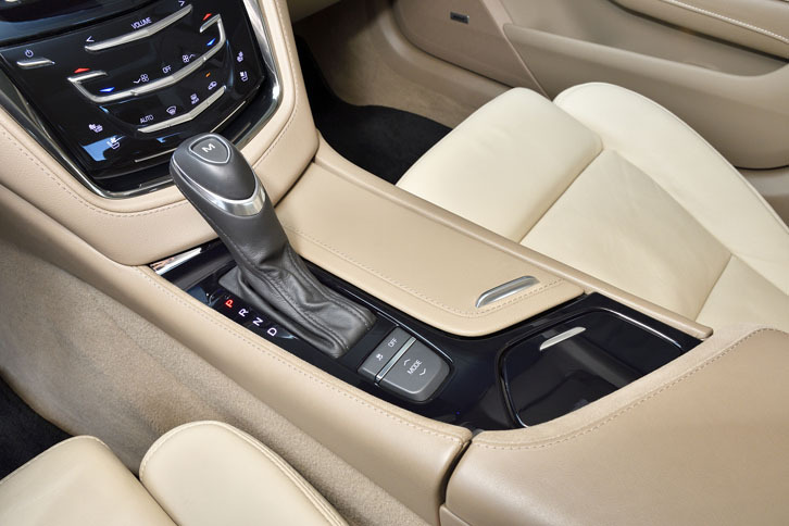 トランスミッションは「Hydra-Matic 8L45」と呼ばれるGM製の8段AT。