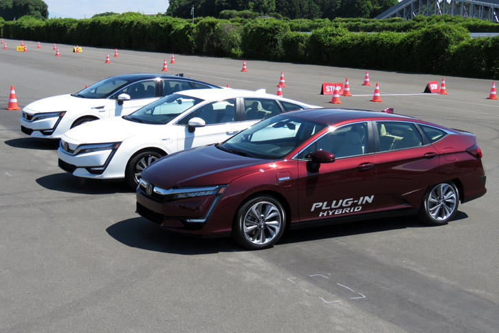 今回のイベントで最初に試乗した「クラリティ」シリーズの3台。既出の燃料電池車に加え、同じ車台をベースとしたPHEVとEVが追加投入される。