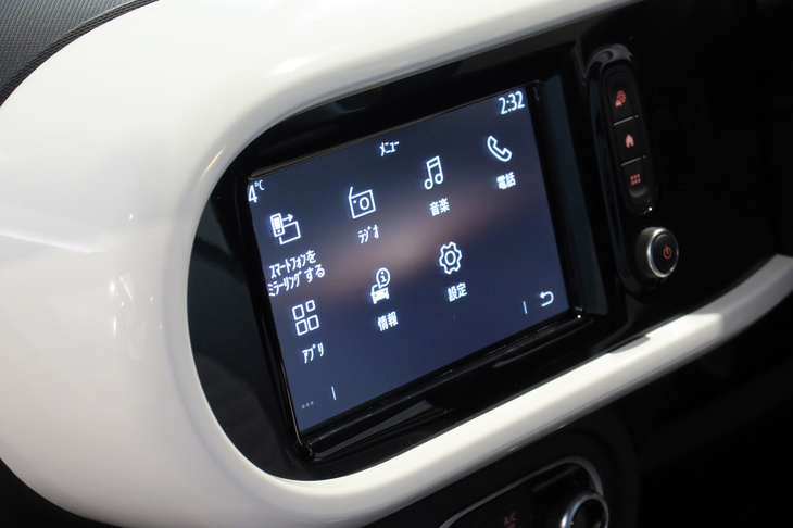 ルノー・トゥインゴEDC（インフォテインメントシステム）