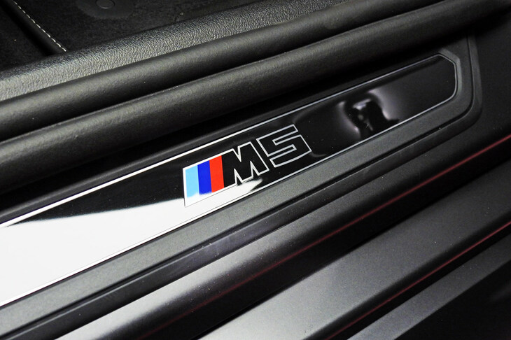 BMW M5（Mパフォーマンスパーツ装着車）
