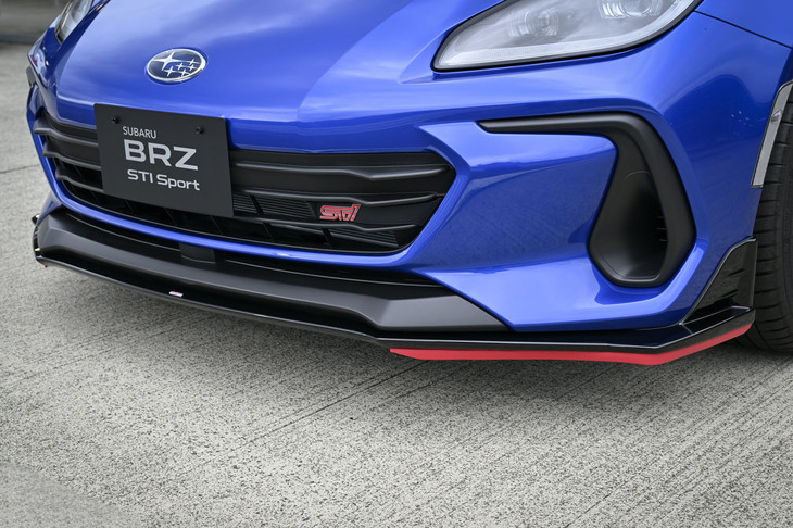スバルBRZ STI Sport（STIパーツ装着車／STIフロントアンダースポイラー）