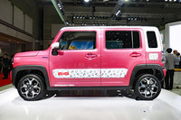 「ハスラーコンセプト」のサイドビュー。前項の現行型「ハスラー」の写真と比べると、その違いがよくわかる。