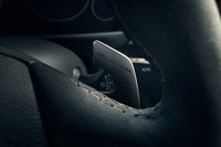 アルミ削り出しのシフトパドル。