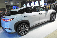 「シーライオン7」は全長×全幅×全高＝4830×1925×1620mmのクロスオーバーSUVである。