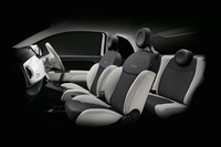 「500ツインエア ドルチェヴィータ」のシート。