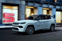 より上質に快適に　「ジープ・コンパス」の限定車「Sモデル」登場