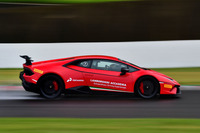 スタイリングは「ウラカン」のワンメイクレースであるスーパートロフェオ用の車両からインスピレーションを受けている。