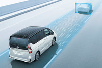 レーンキープアシスト機能付きアダプティブクルーズコントロールの「プロパイロット」。今回の変更で、4種類の上級グレードに標準装備となった。