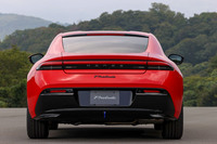 新型「プレリュード」のリアビュー。前後バンパーの下部に備わるブルーのアクセントも、新型プレリュードの外観における特徴だ。