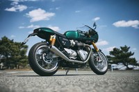 トライアンフ・スラクストンR