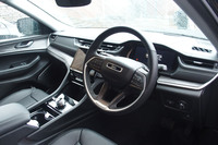 新世代の車載通信モジュール「テレマティックボックスモジュール」を全車に標準装備。専用アプリと連動し、車両停車位置から最終目的地までの徒歩経路を案内するラストマイルナビゲーションなどの機能が使用できる。