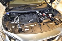 試乗した「5008GT BlueHDi」に搭載される2リッターディーゼルターボエンジンは、最高出力180ps、最大トルク400Nmを発生する。