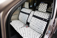 ディズニーファンに朗報なのが、日本で初採用となったディズニーの純正アクセサリー「インテリアパッケージ」（6万9300円）。ホワイトベージュ（写真）のほか、ピンクも用意される。