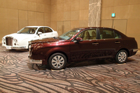 新型セダン「ミツオカ・リューギ」がデビューの画像