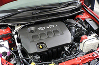 1.8リッター「2ZR-FE Dual VVT-i」エンジン。