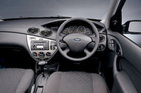 
	ボディカラー「ムーンダストシルバーメタリック」「インクブルーメタリック」「ビトロシルバーメタリック」「コロラドレッド」の4色。インテリアはブラックのみ。
	 