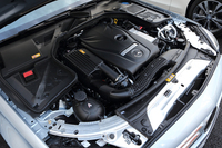 「C250」の2リッター直噴直4ターボエンジン。211psの最高出力と35.7kgmの最大トルクを発生する。
    