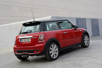 MINIクーパーS(FF/6MT)【海外試乗記】の画像