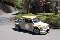 施設内の通路で行われた「アバルト・タクシー」こと同乗体験走行。フィアット600ベースのリトルモンスターである「1000TCRベルリーナ・コルサ」もタクシーキャブとして駆り出された。