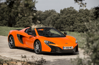 試乗会の舞台はスペイン南部のアンダルシア地方。「650S」のクーペとスパイダー（写真）の両仕様が用意された。