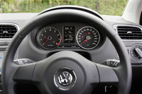 メーター内には時間や走行距離のほか、平均燃費の表示が可能。
