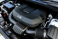 3.6リッターV6エンジンは従来型と変わらぬ286psと35.4kgmを発生する。