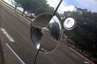 トゥインゴのドアノブは、先代のアイコンを継承。