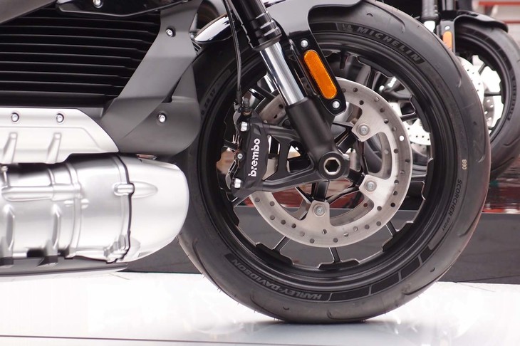 ハーレーダビッドソン・ライブワイヤー（フロントホイール）