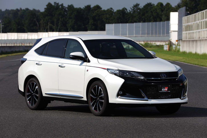 「ハリアー エレガンス“GRスポーツ”」（2リッターターボ車）