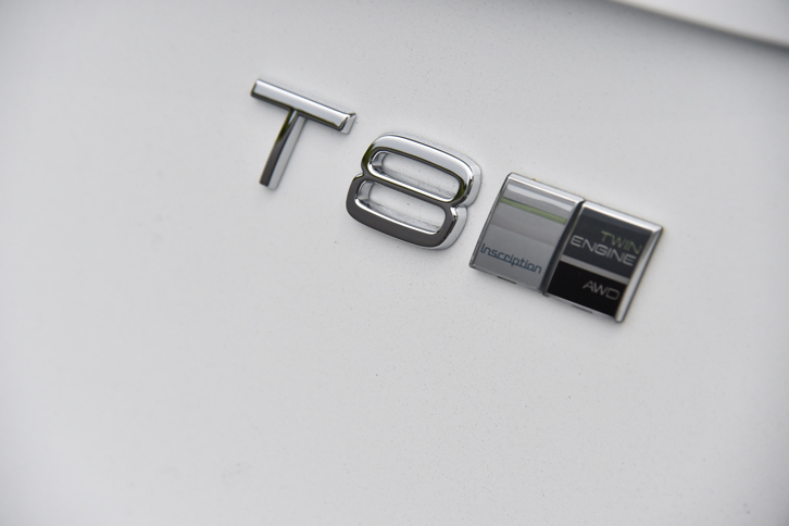 ボルボXC90 T8 TWIN ENGINE AWD インスクリプション