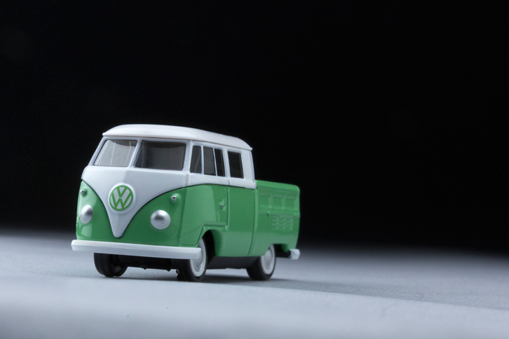 初期の「タイプII」では、ヘッドランプには「タイプI」（ビートル）のそれを90度横にひねったものが取り付けられていた。（写真＝郡大二郎）