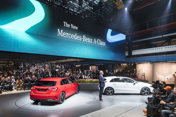 メルセデス・ベンツAクラスの発表会の様子。