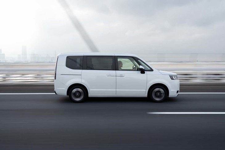 ホンダ・ステップワゴン エアー 7人乗り